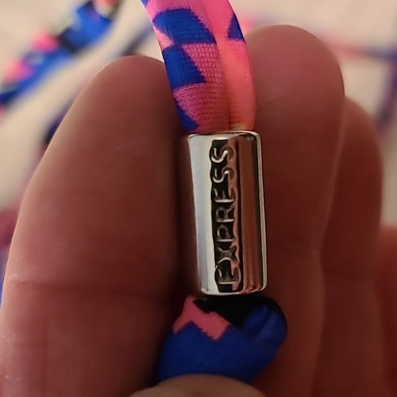 Express bikini top medium tags have been cut out - Picture 2 of 5